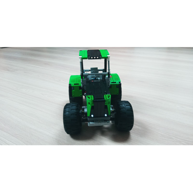 MOC-80667 Modello di Trattore  - Urban Farming Is recensione e prezzo